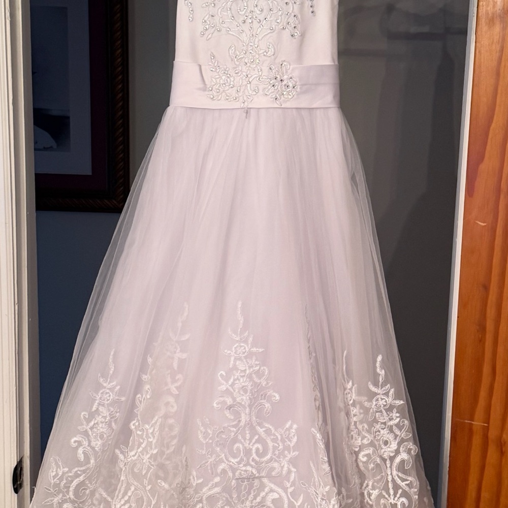 Charming White Lace Kids Formal Dress